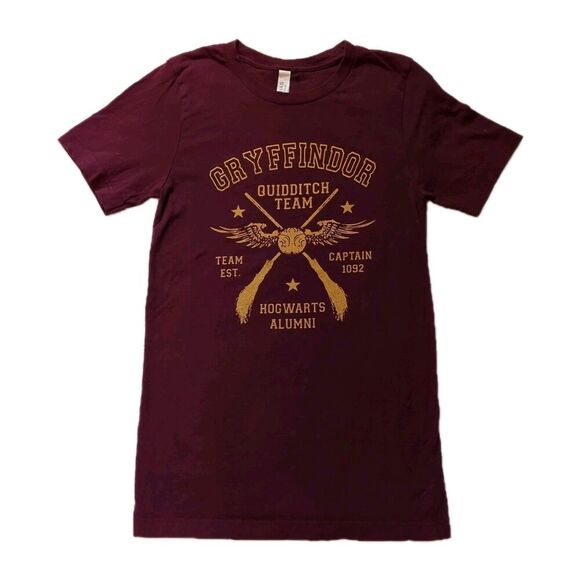 Harry Potter Women's XS T-Shirt Gryffindor Quidditch Captain Hogwarts Maroon - Picture 1 of 7